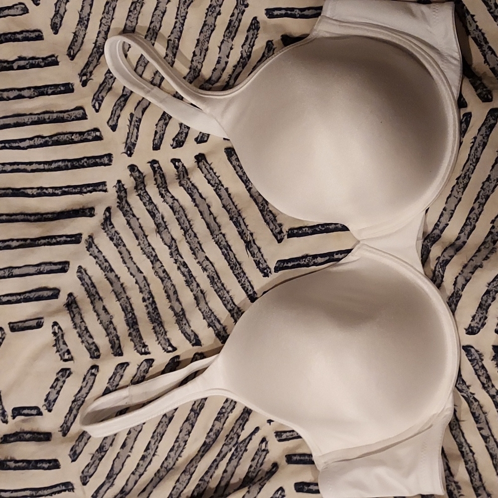 COPY - White Vanity Fair bra